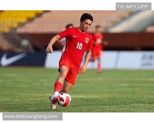 三号球星足球明星的崛起与未来发展潜力分析